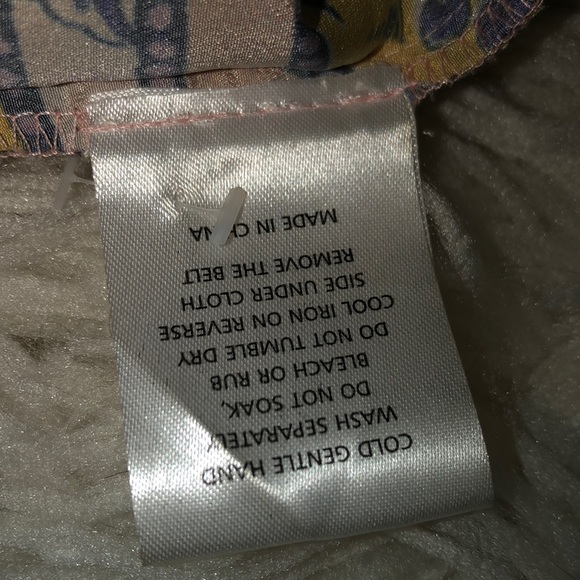 💗JETSET DIARIES 💗. CROSSOVER TRAGEDY BLOUSE M - Picture 7 of 8